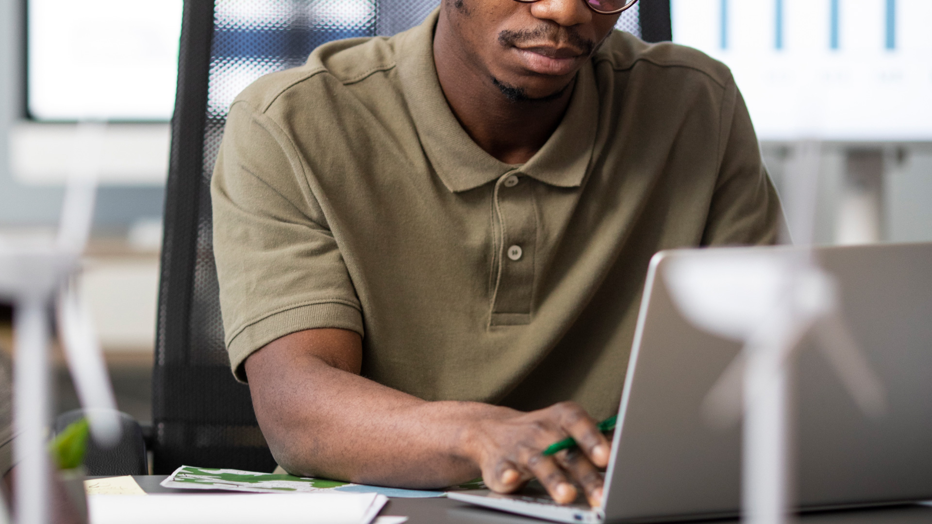 Client manager using the VHI PAT app.